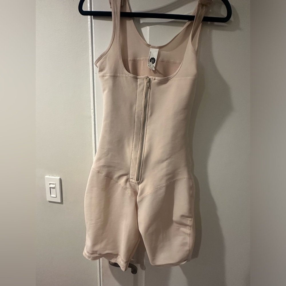 stage 2 faja in a size L only worn once